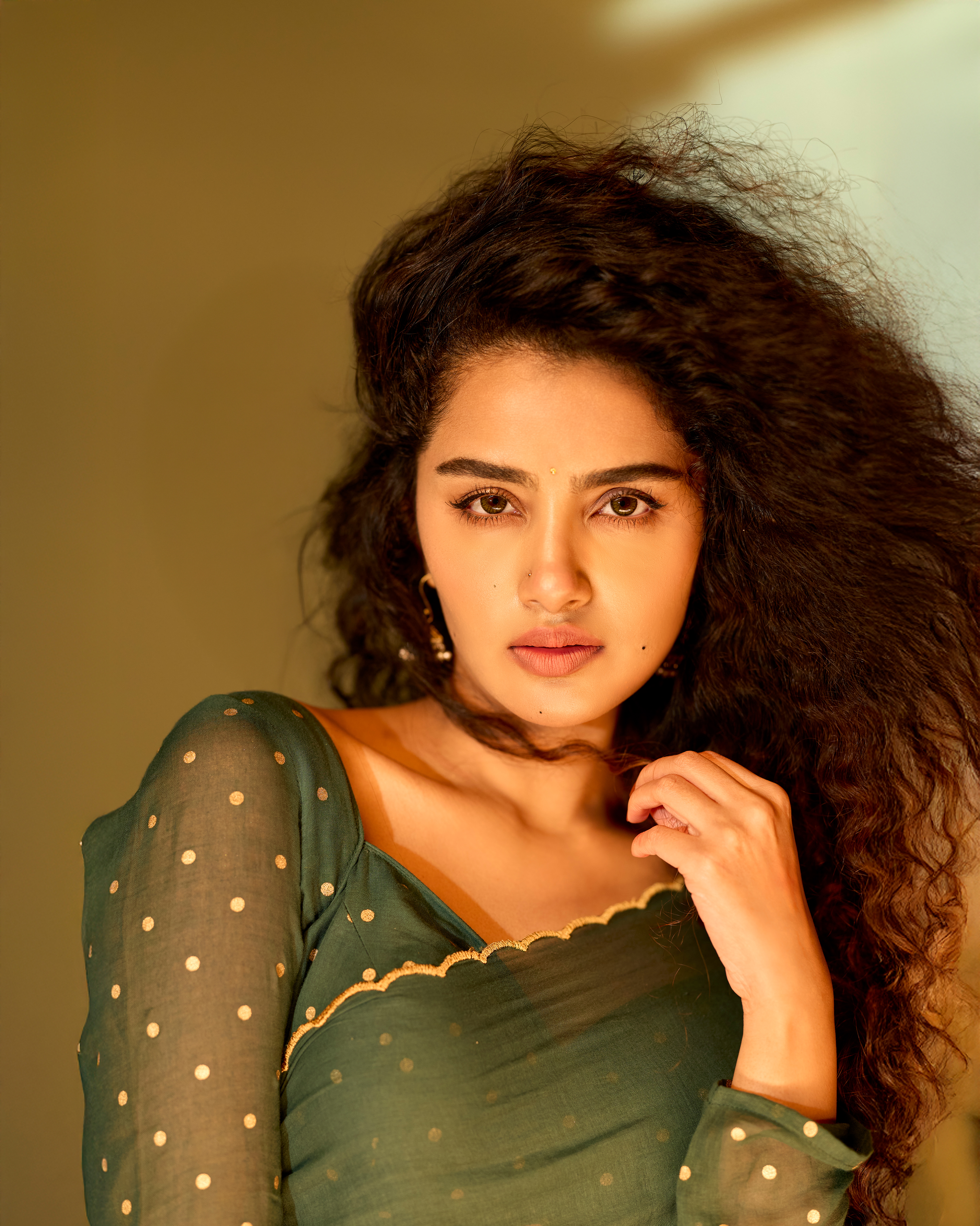 Anupama Parameswaran, Porträt, 5K, Vertikal, Indische Schauspielerin