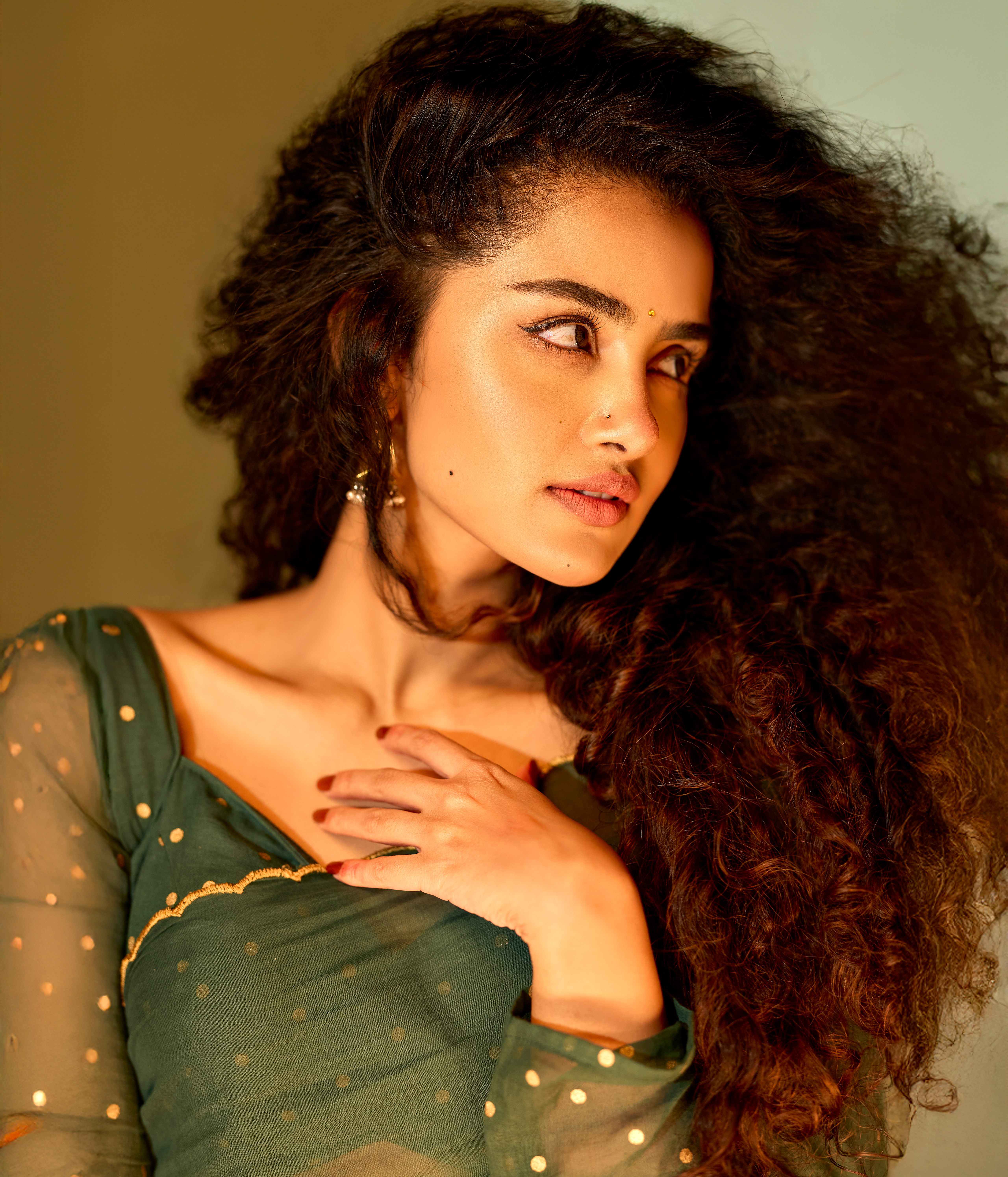Anupama Parameswaran, Vertikal, Porträt, 5K, Indische Schauspielerin