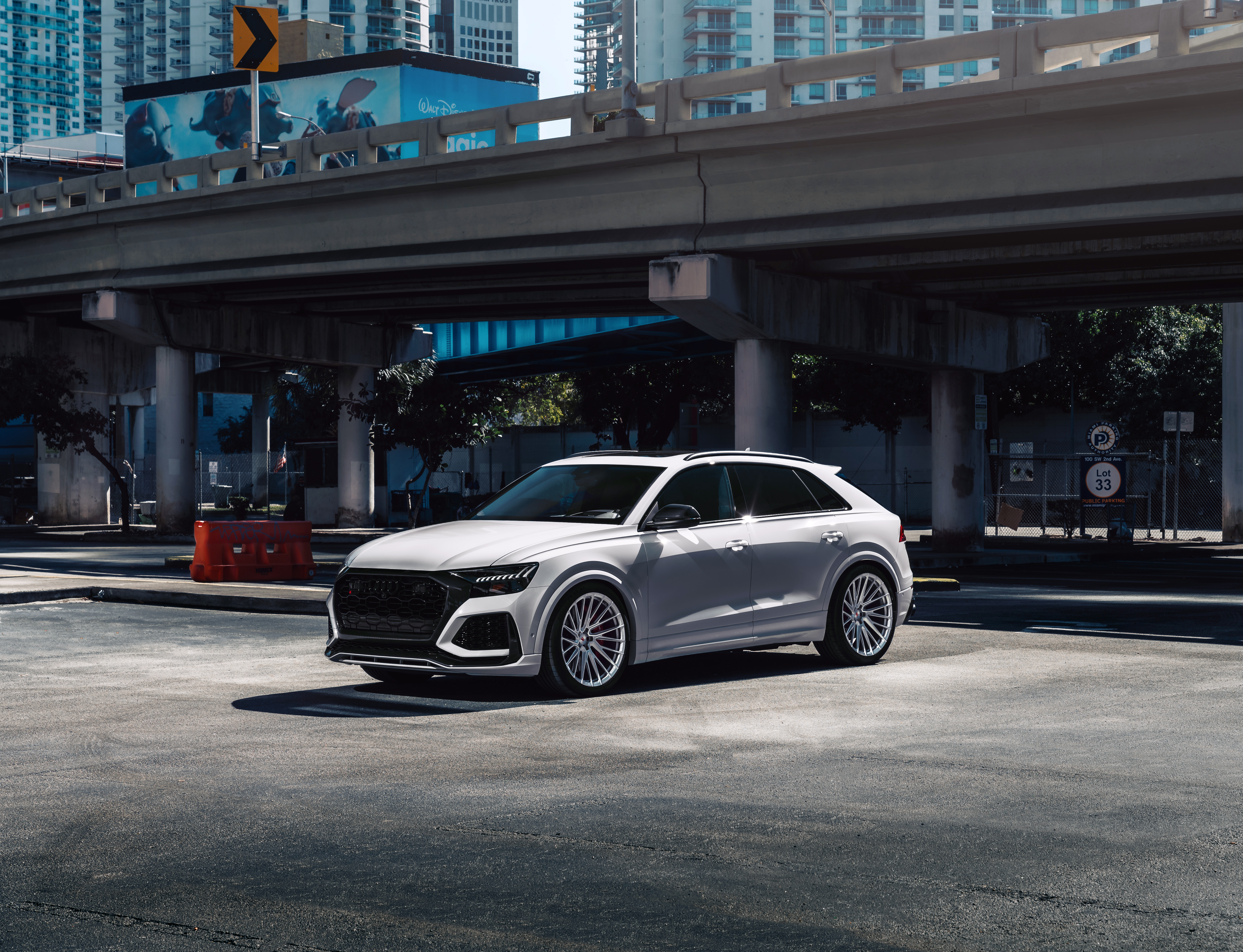 Audi RS Q8, weiße Autos, Innenstadt, Miami, 5K