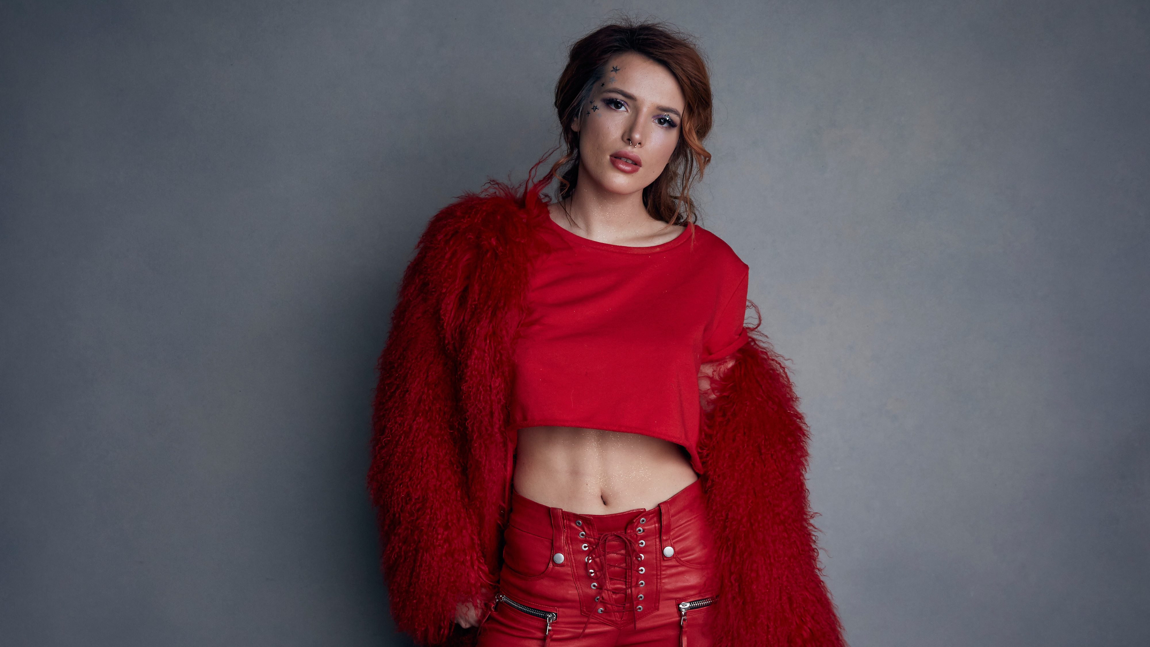 Bella Thorne, Rotes Kleid, Amerikanische Schauspielerin