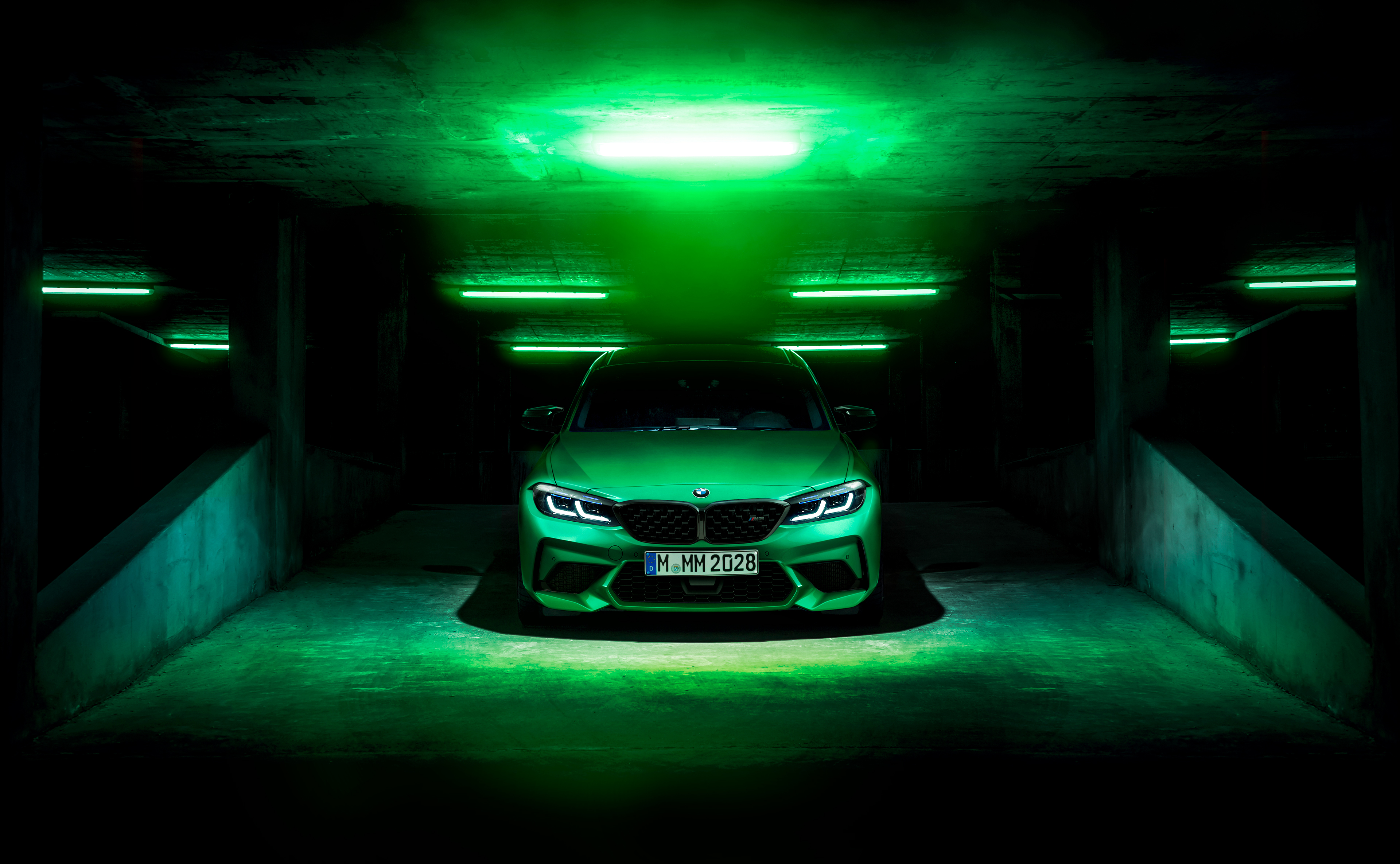 BMW M2, Grün, Dunkler Hintergrund