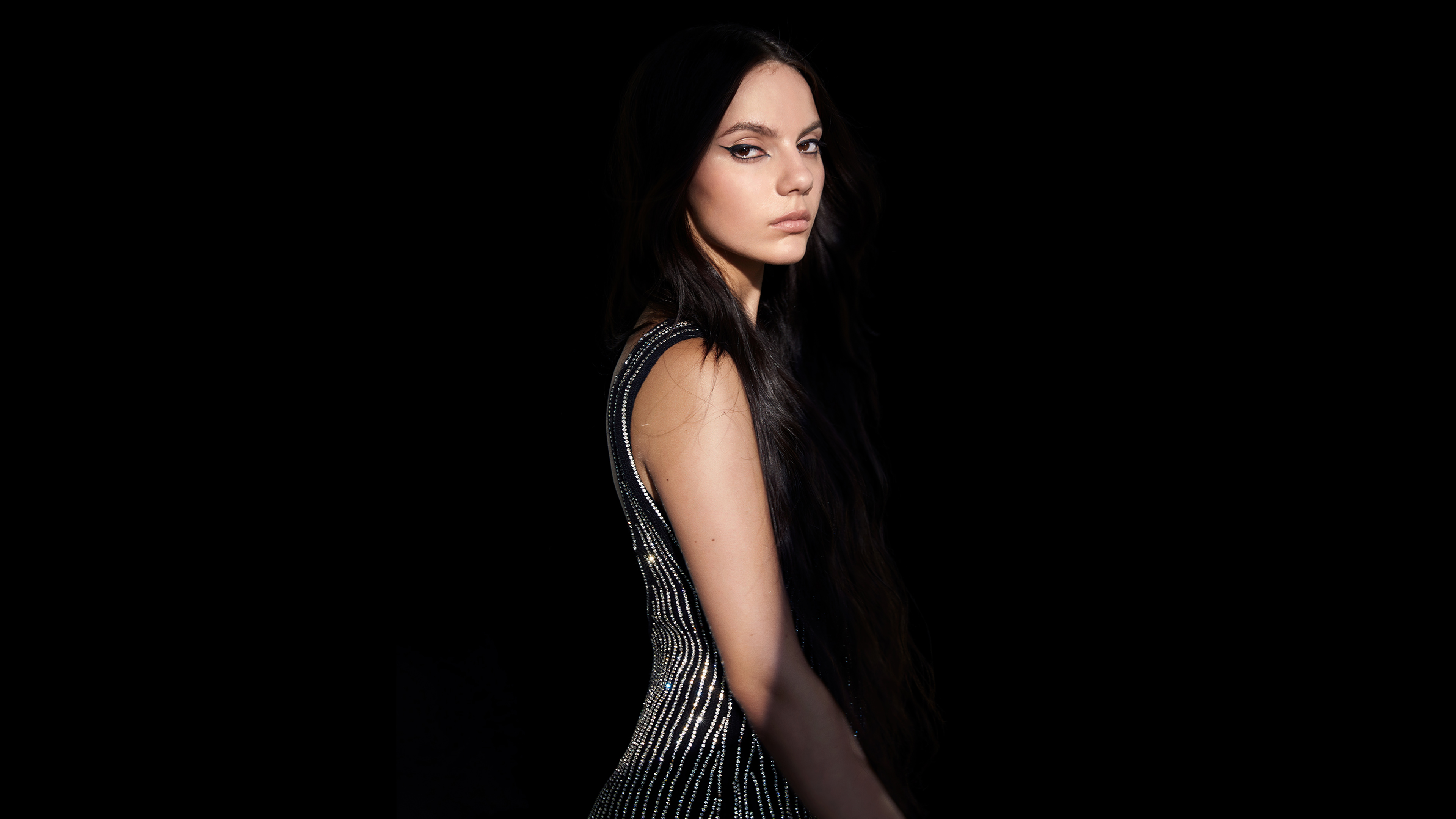Dafne Keen, Schwarzer Hintergrund, Schauspielerin