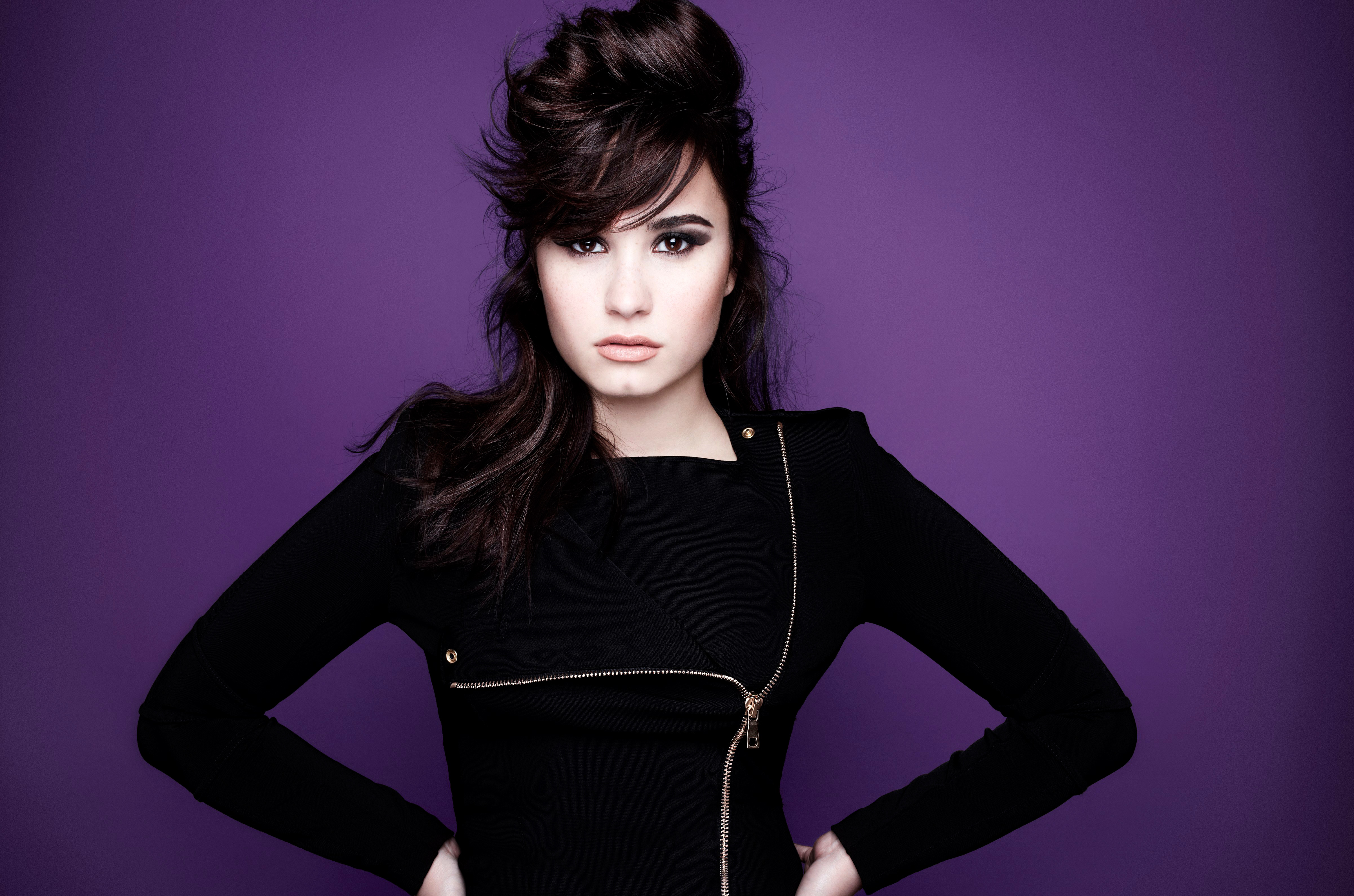 Demi Lovato, Violett, amerikanische Sängerin, 5K