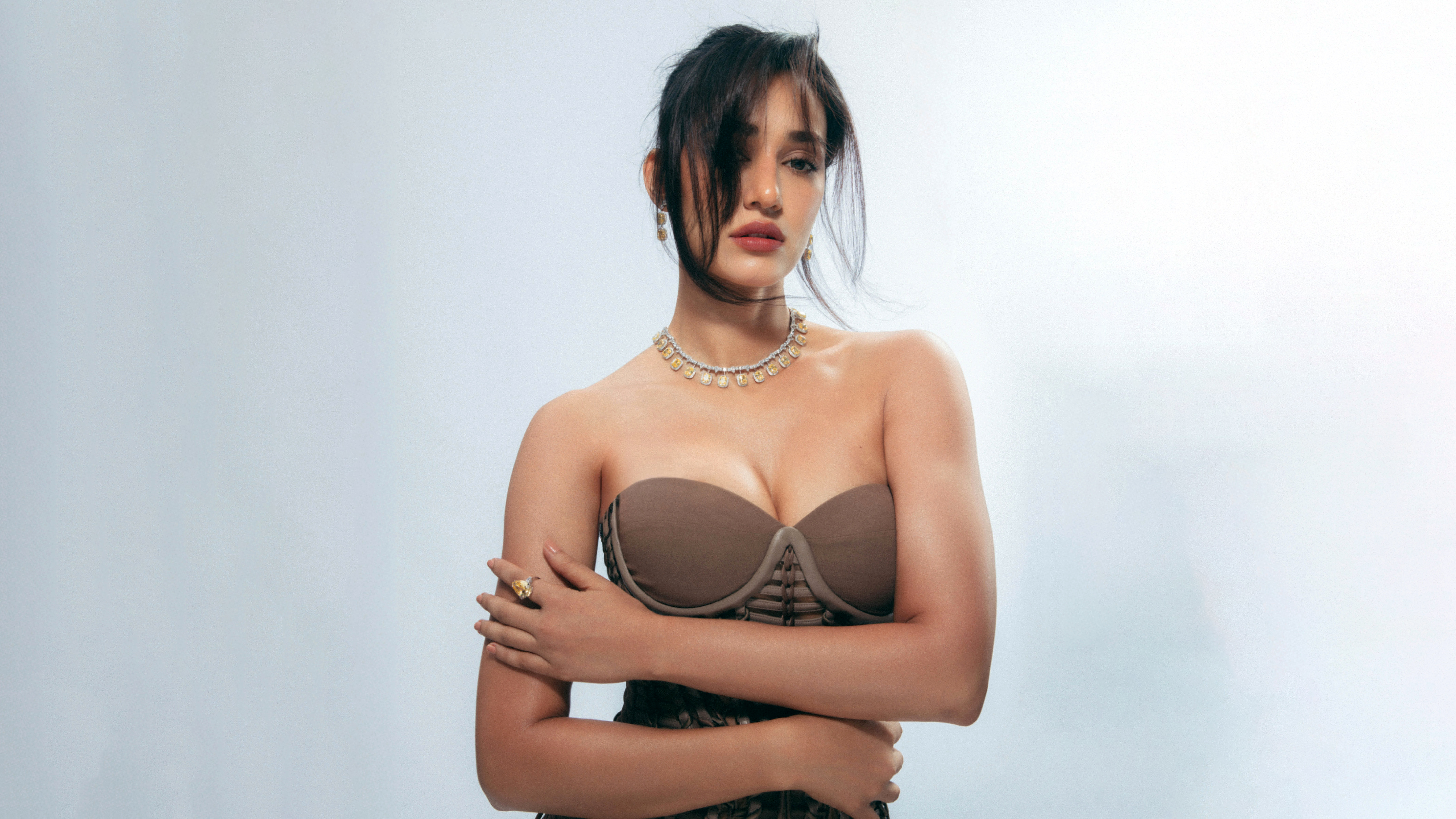 Disha Patani, Trägerlos, 8K, Indische Schauspielerin, 5K, Glamourös, Porträt