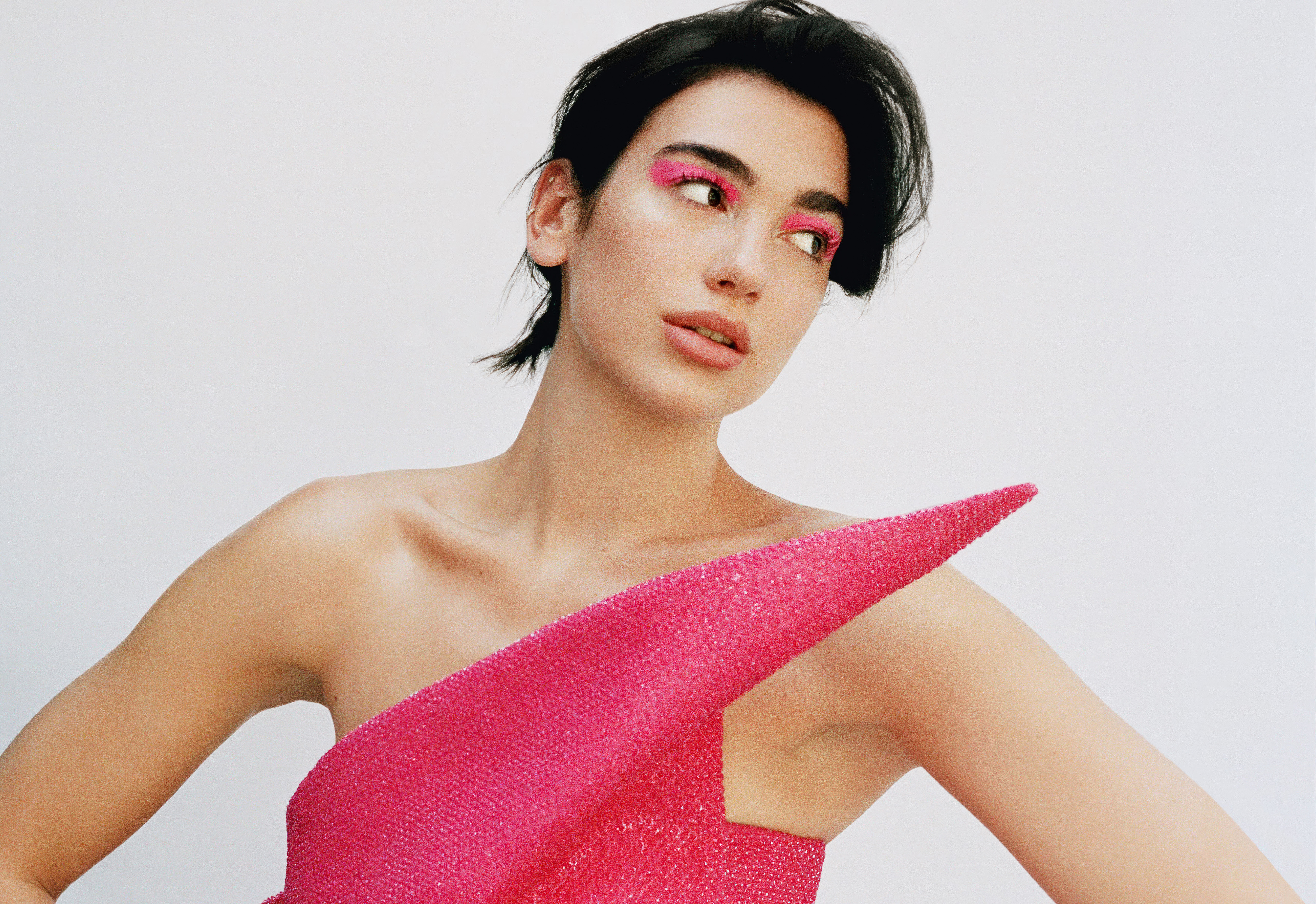 Dua Lipa, Rosa Ästhetik, Vogue, 2025, 5K, Weißer Hintergrund