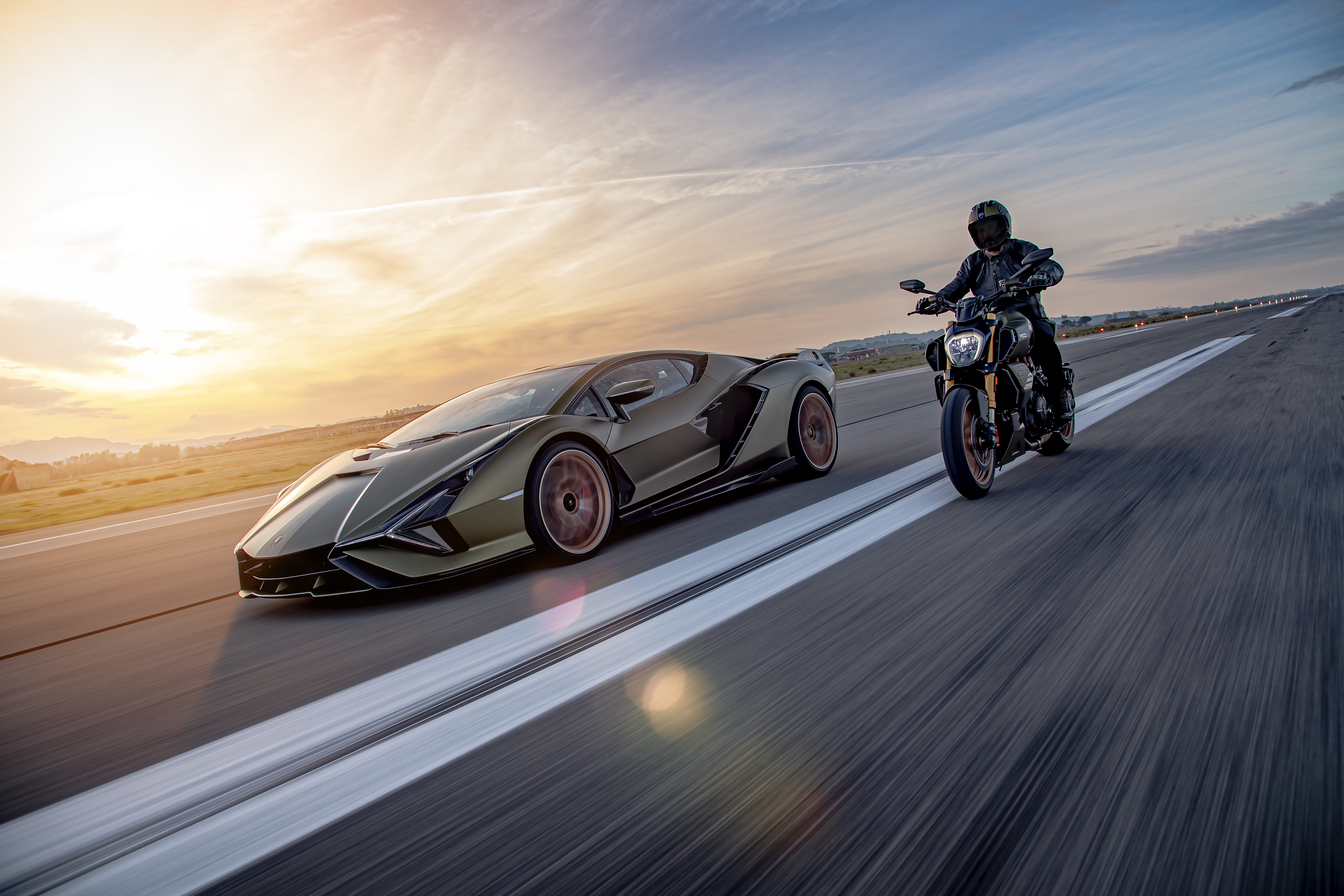 Ducati Diavel 1260 Lamborghini, Lamborghini Sián FKP 37, Rennstrecke, 2021, 5K