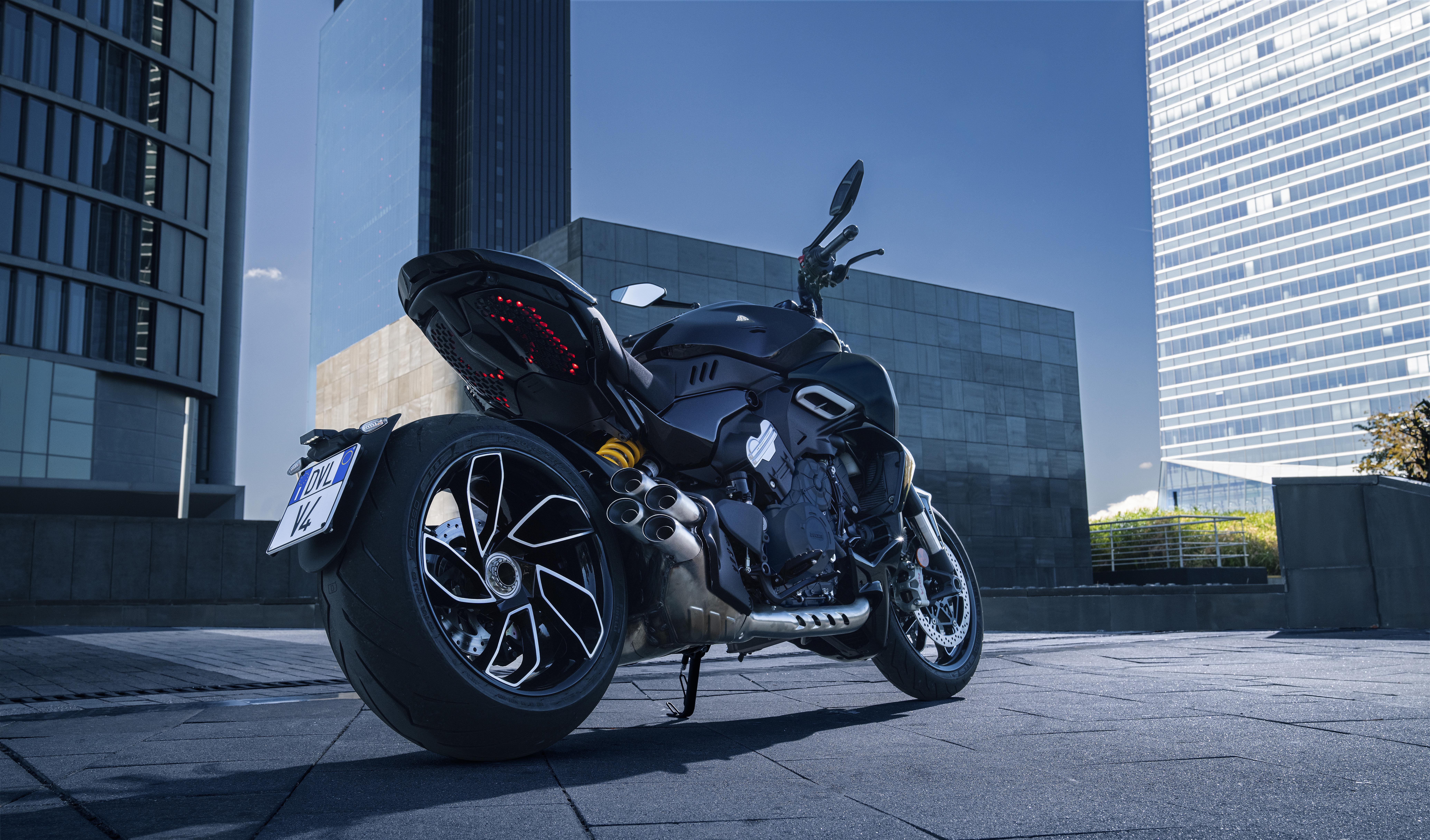 Ducati Diavel V4, Motorrad, Sportmotorräder, Muscle Cruiser, 5K, 8K, 2023, Sport-Cruiser