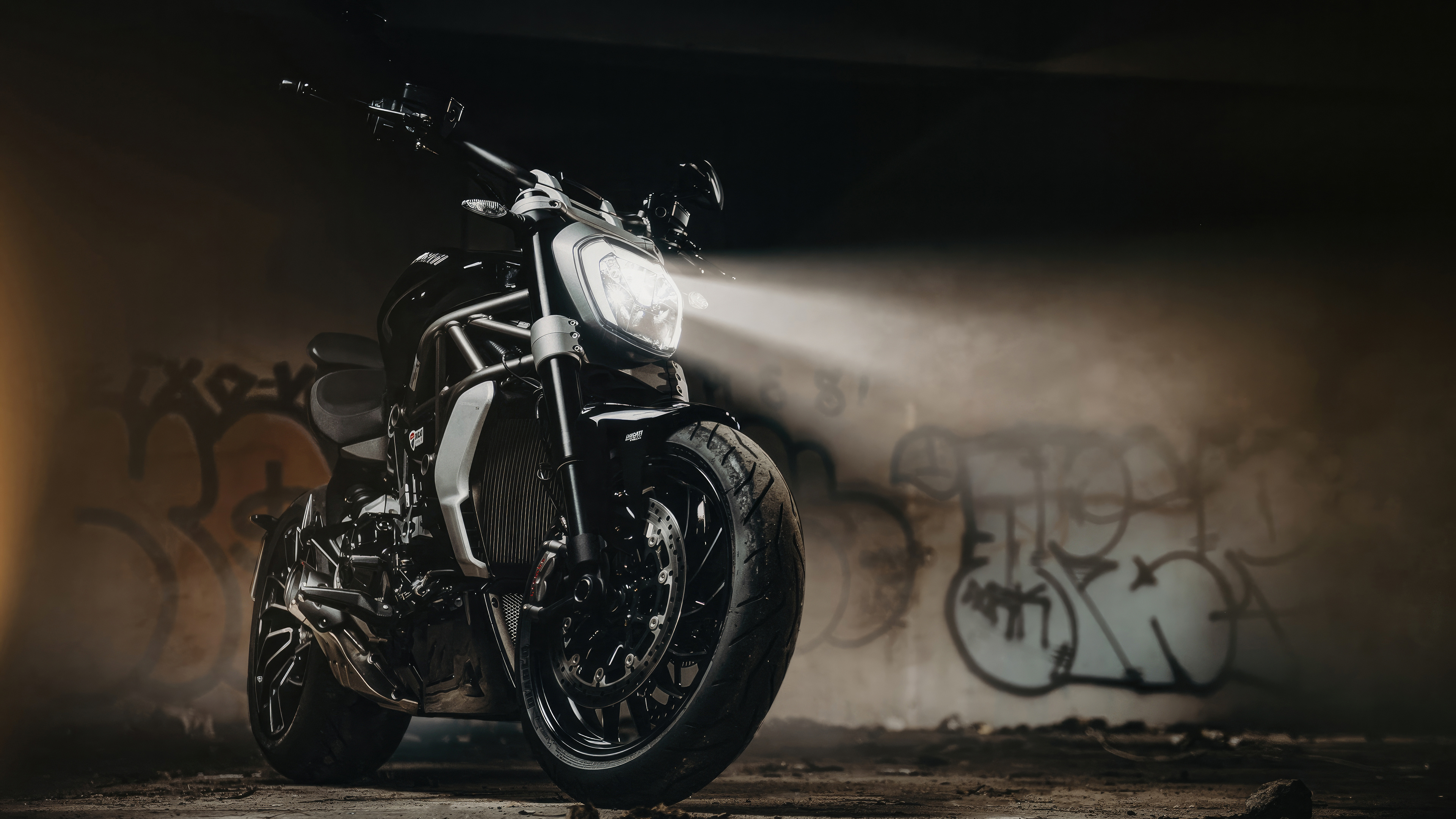 Ducati XDiavel, Cruiser-Motorrad, Luxus