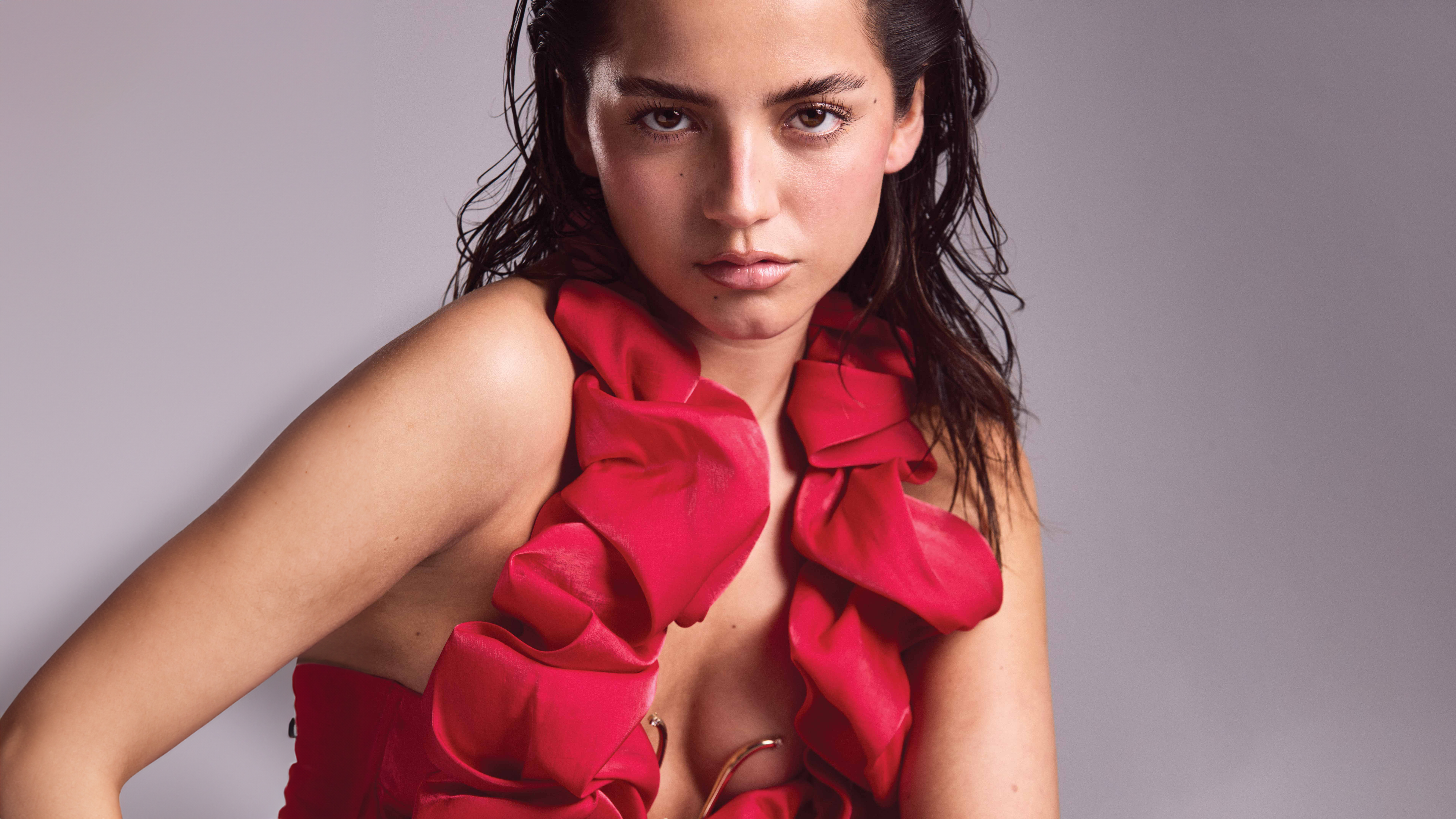 Isabela Merced, rotes Kleid, 8K, amerikanische Schauspielerin, 5K
