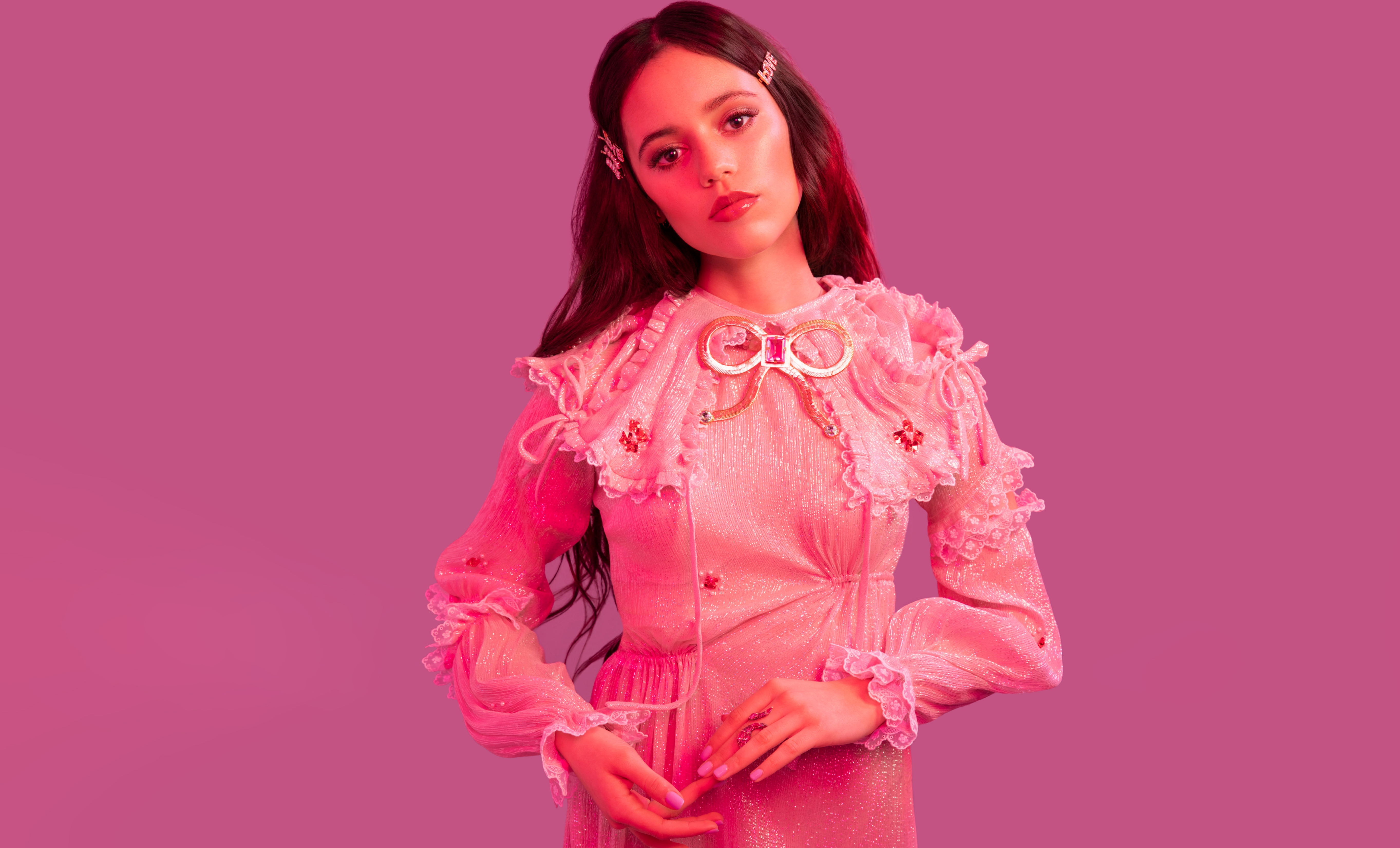 Jenna Ortega, Rosa, US-amerikanische Schauspielerin, Rosa Hintergrund, 5K