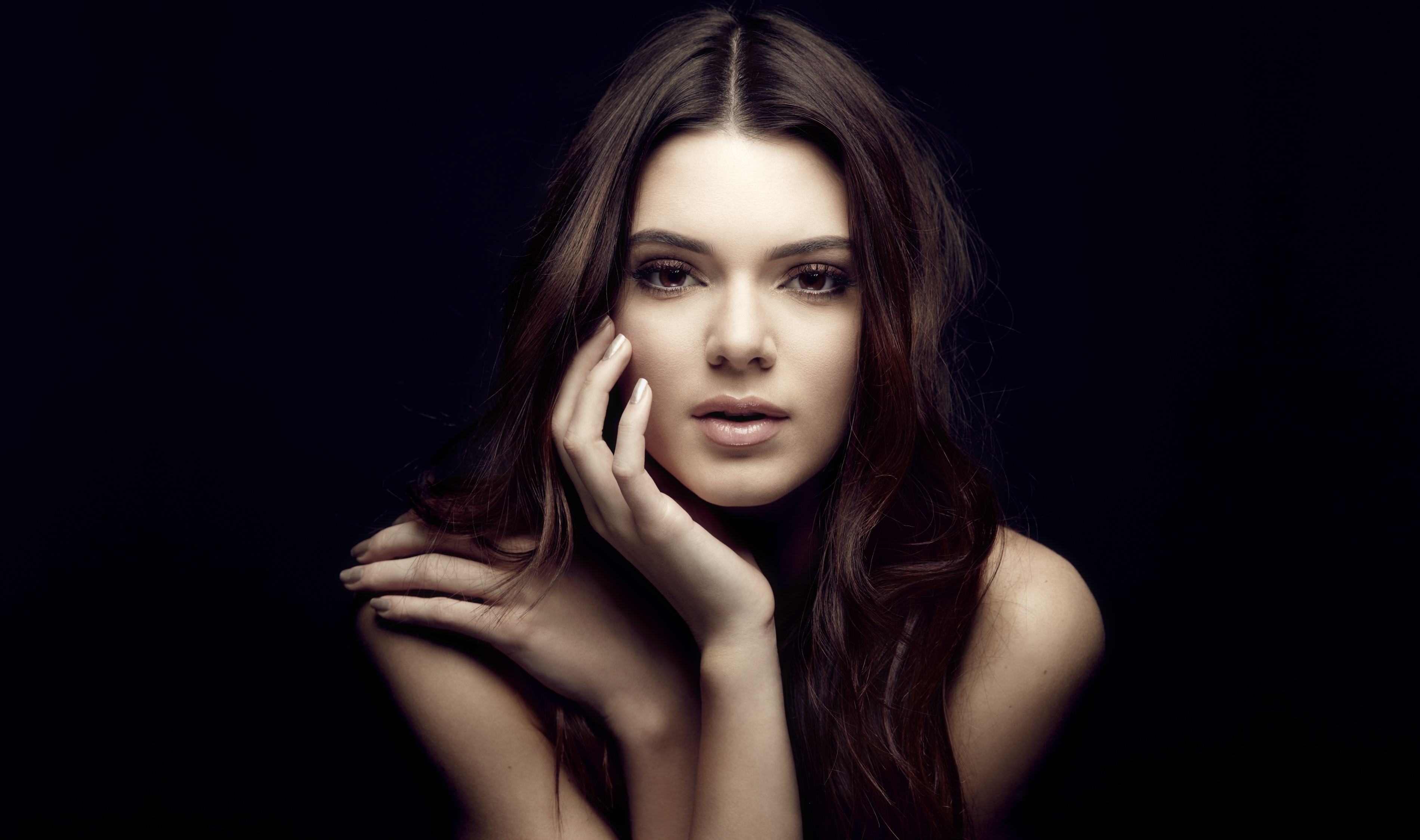 Kendall Jenner, AMOLED, Amerikanisches Model, Porträt, Schwarzer Hintergrund