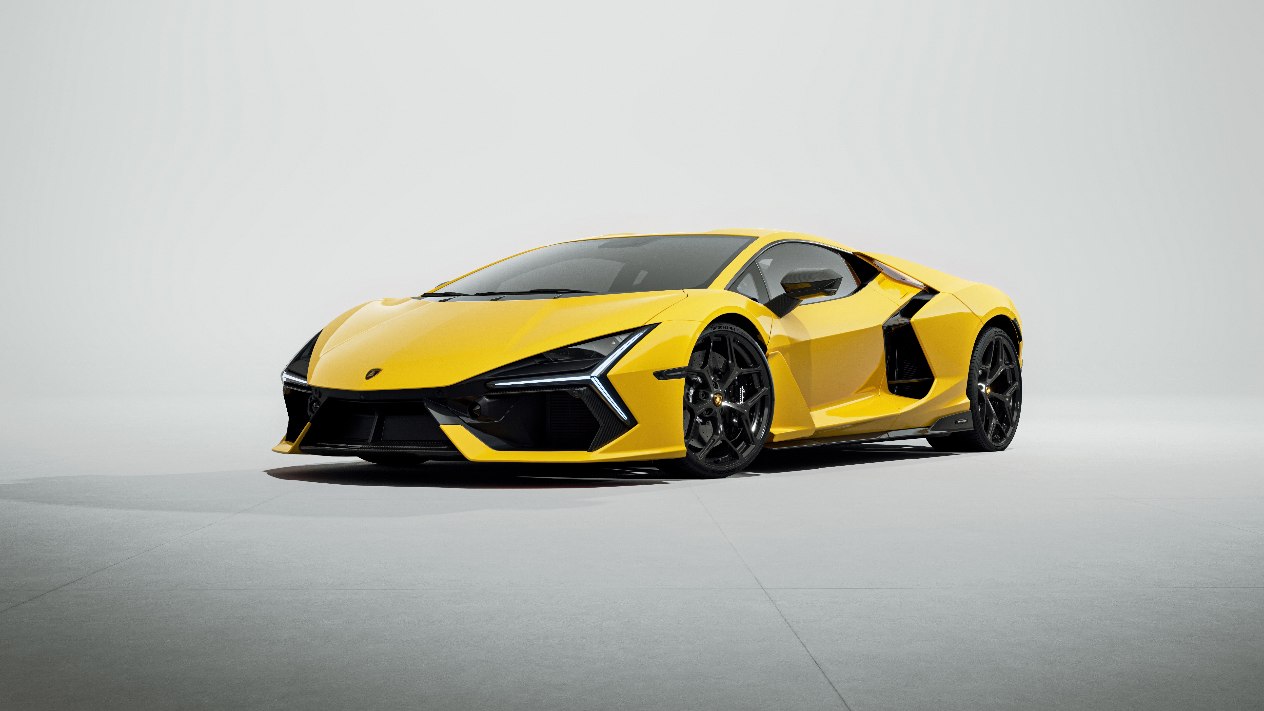 Lamborghini Revuelto, Giallo Inti, 5K, Weißer Hintergrund, Super Sports Cars