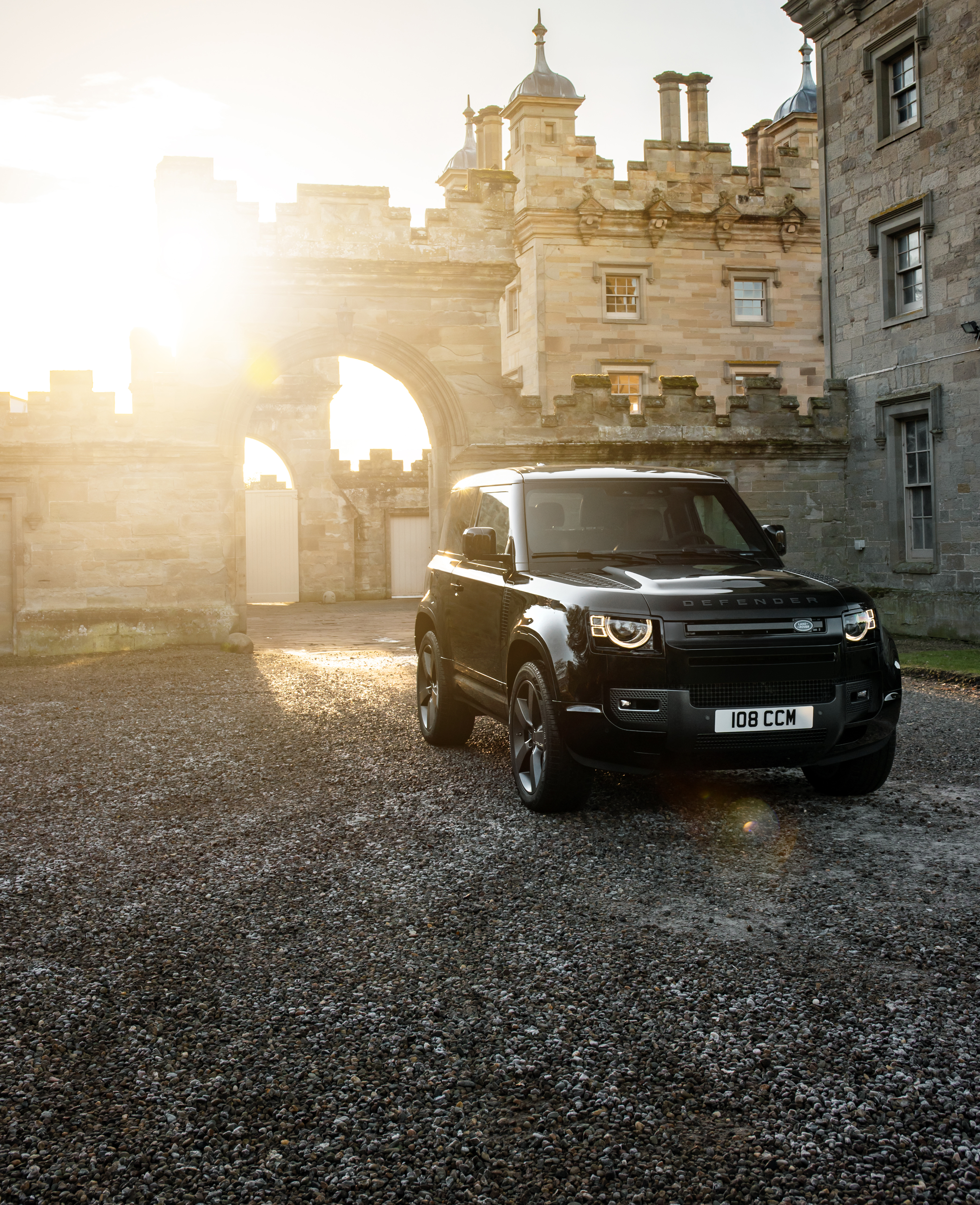 Land Rover Defender 90 V8 Carpathian Edition, schwarze Autos, 2021
