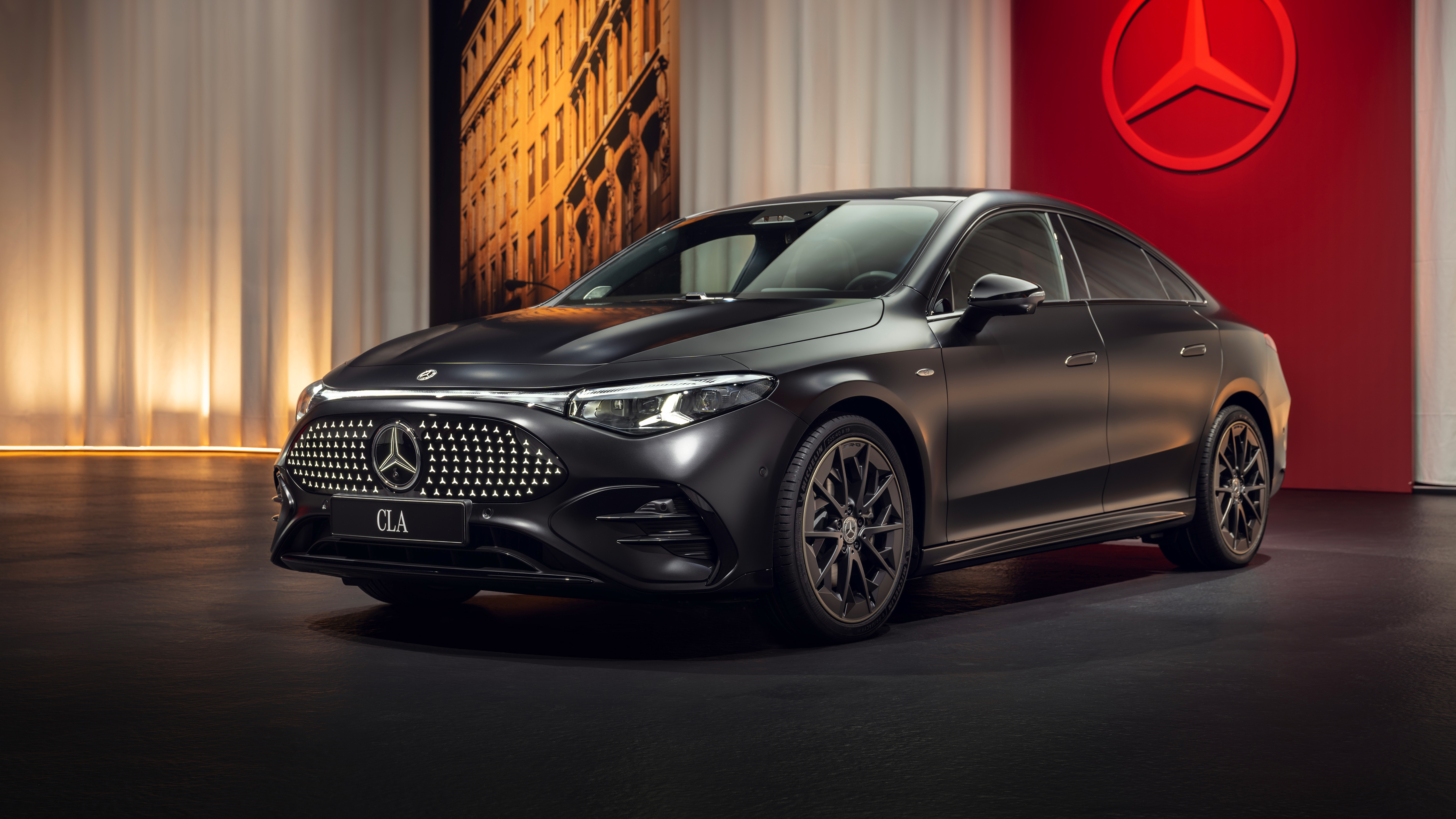 Mercedes-Benz CLA 350 4MATIC mit EQ Technology, AMG Line, 5K, 2025