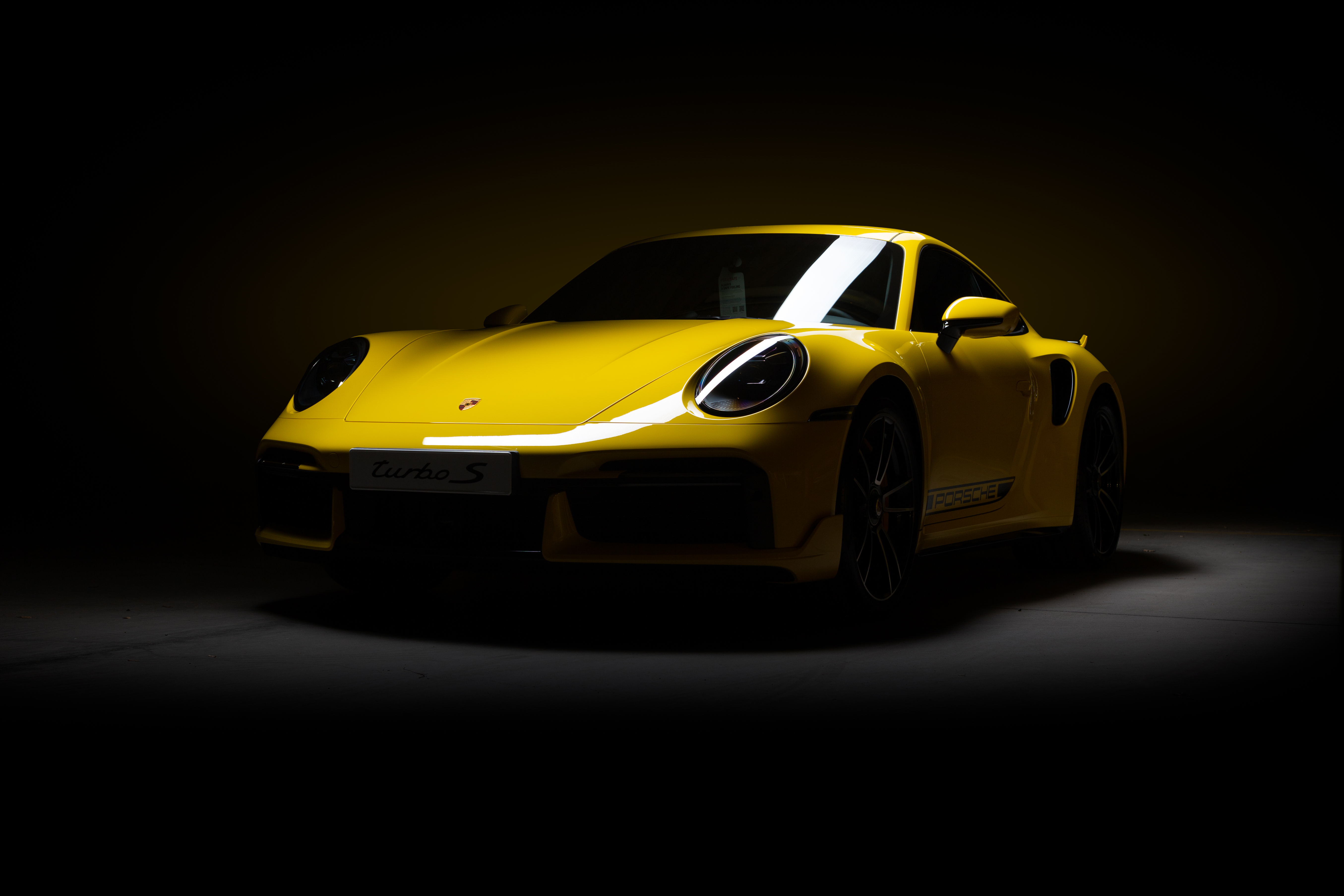 Porsche 911 Turbo S, CGI, Dunkler Hintergrund