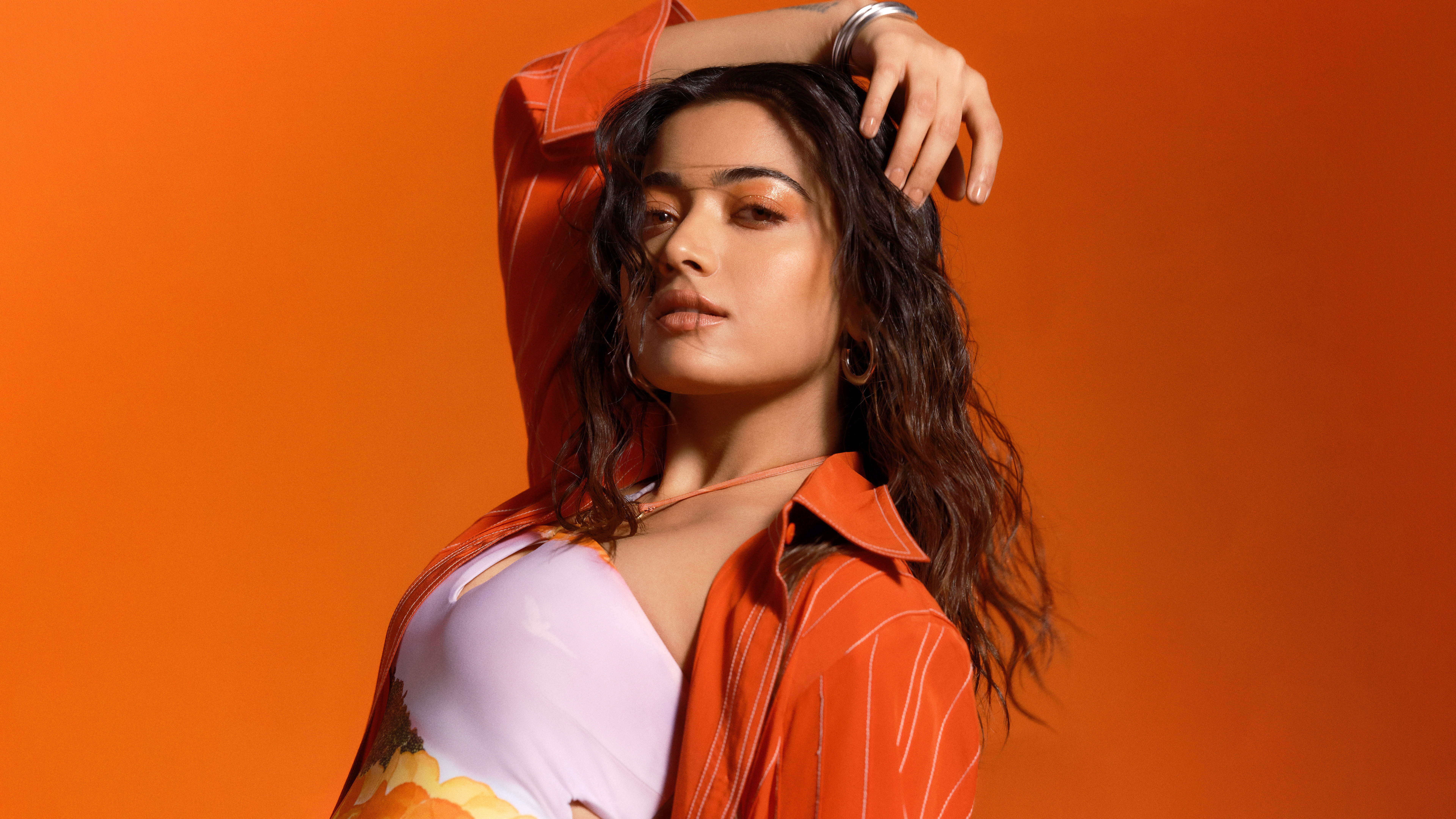 Rashmika Mandanna, oranger Hintergrund, Grazia India, 5K, 8K, Mode