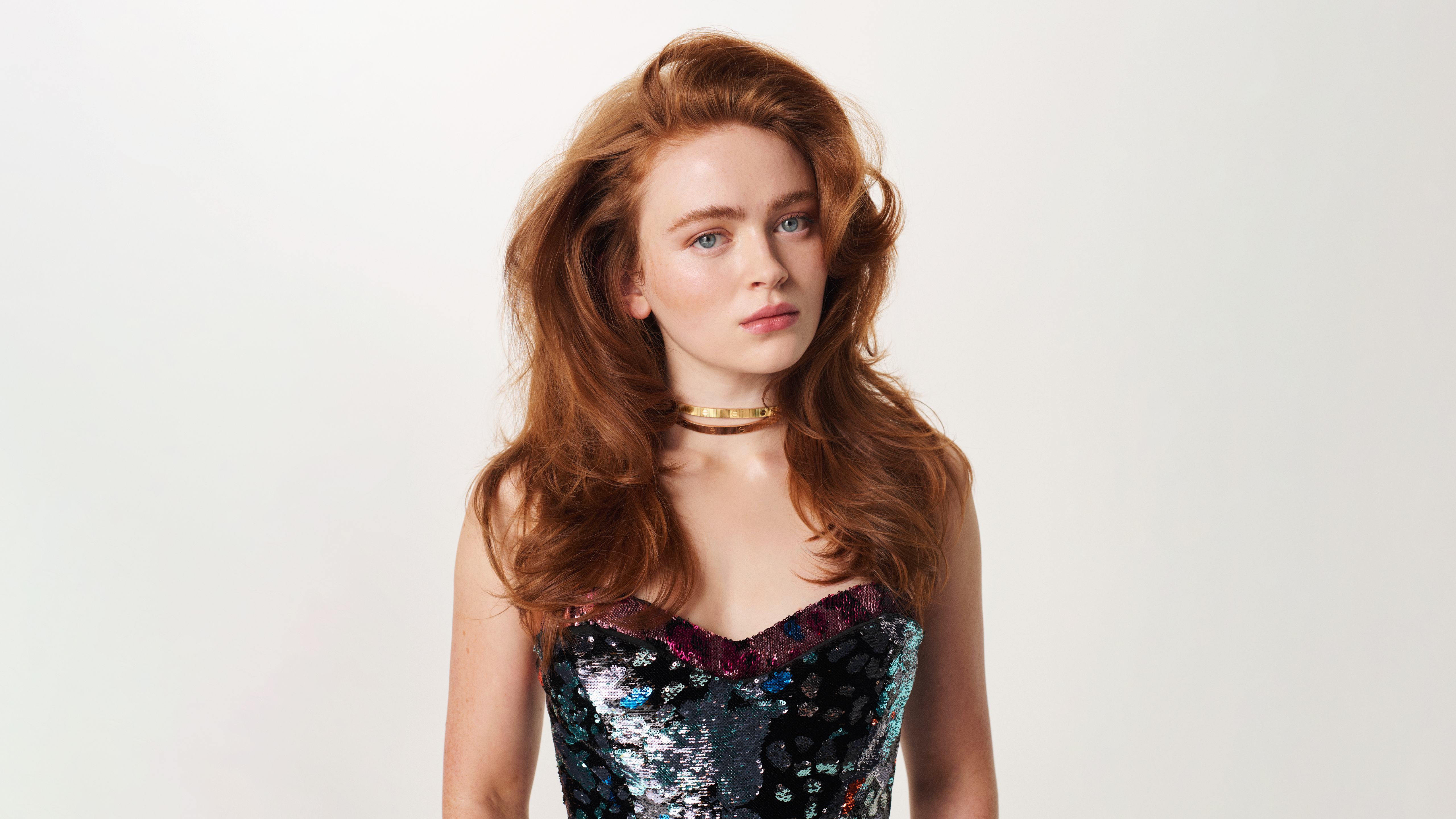 Sadie Sink, Weißer Hintergrund, Porträt, 5K