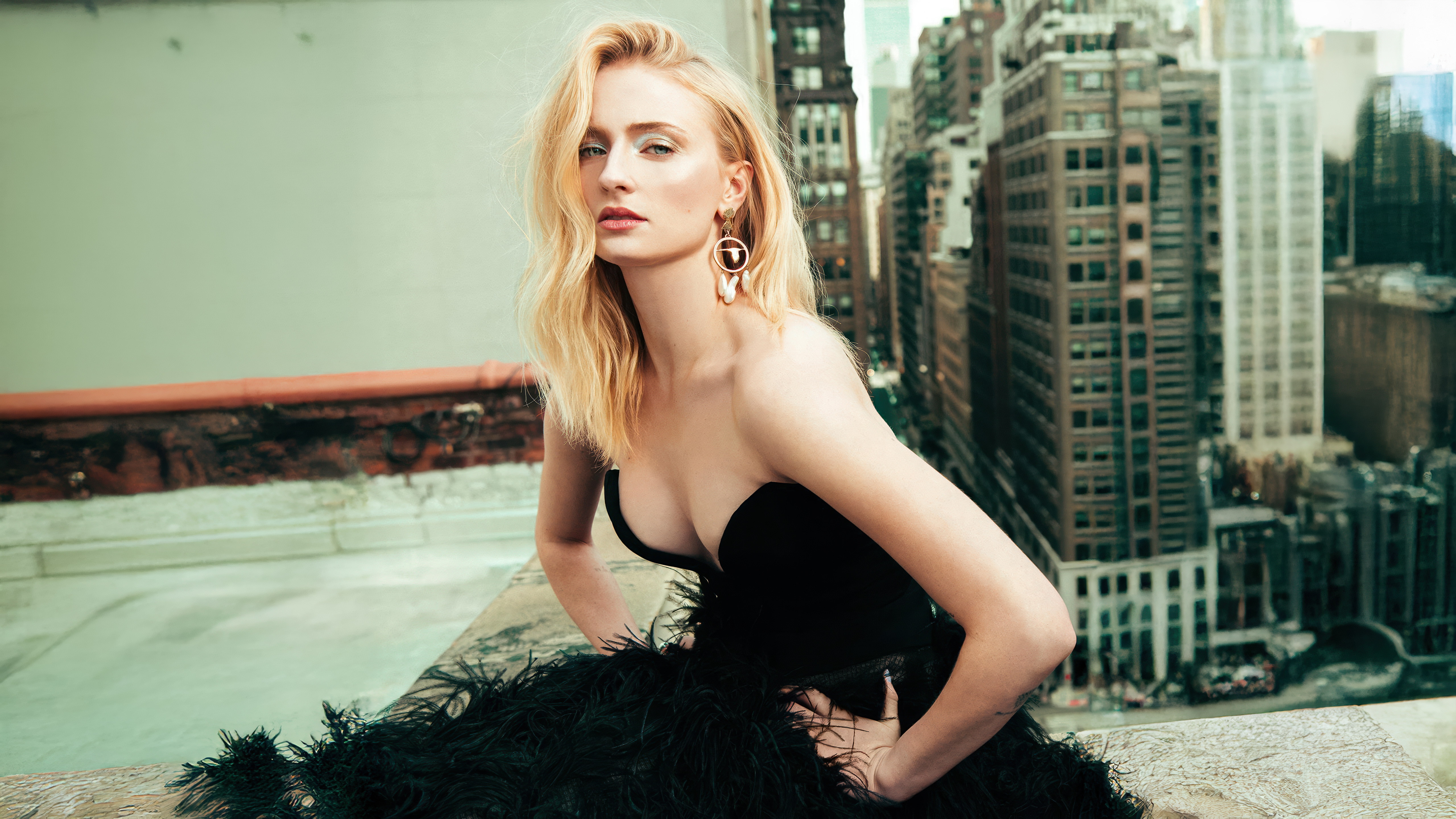 Sophie Turner, schwarzes Kleid, 5K, Porträt